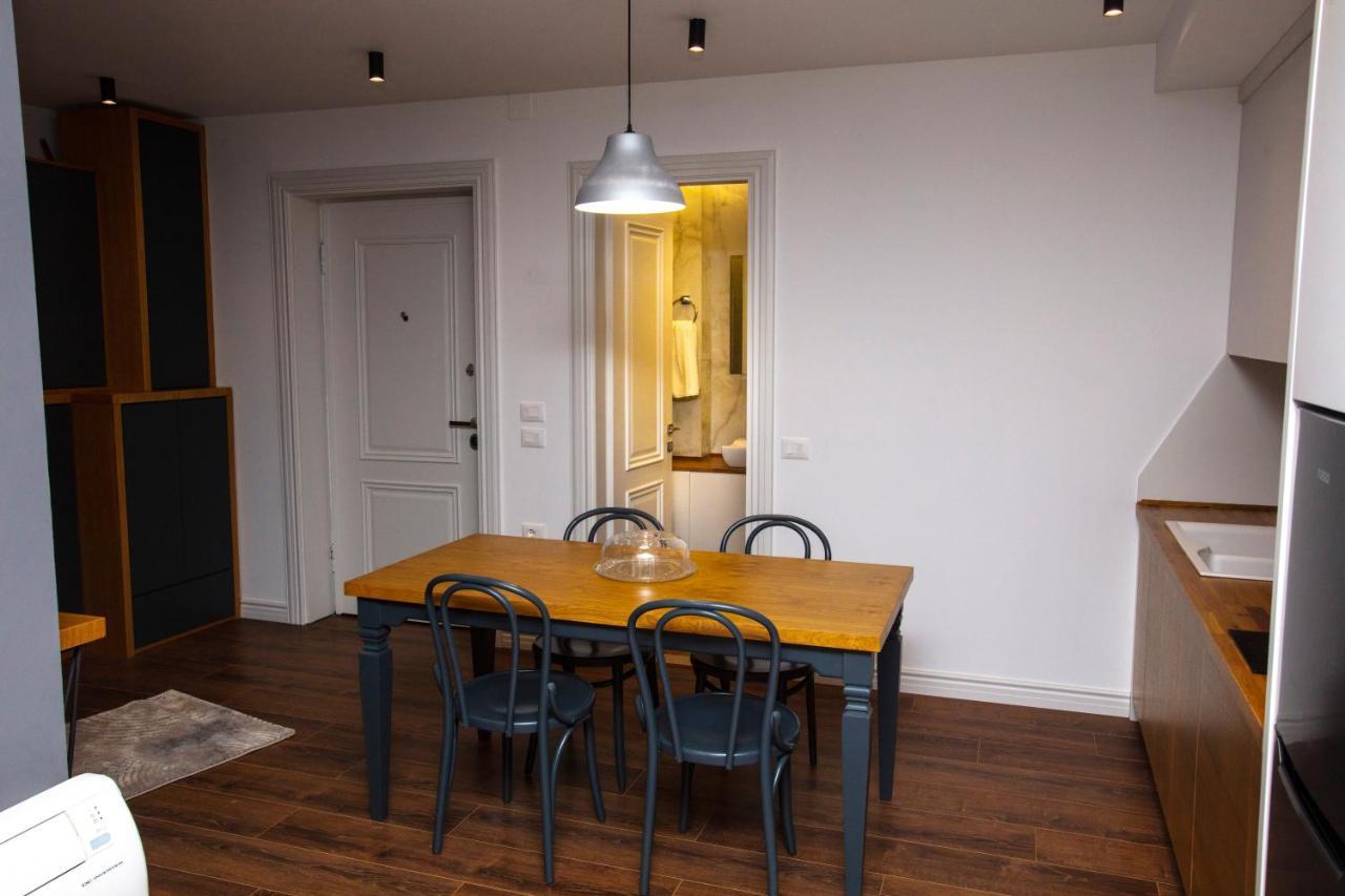 Class Apartament *
